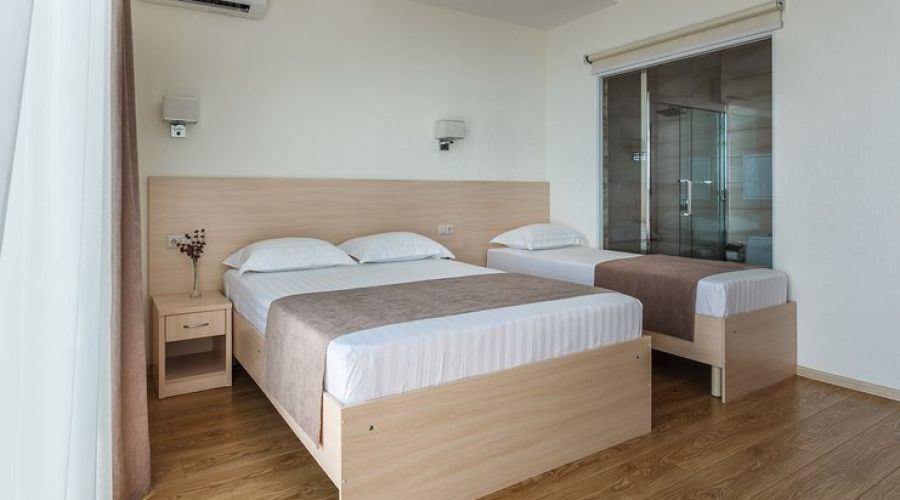 Стандартный 4-местный (вид на море)