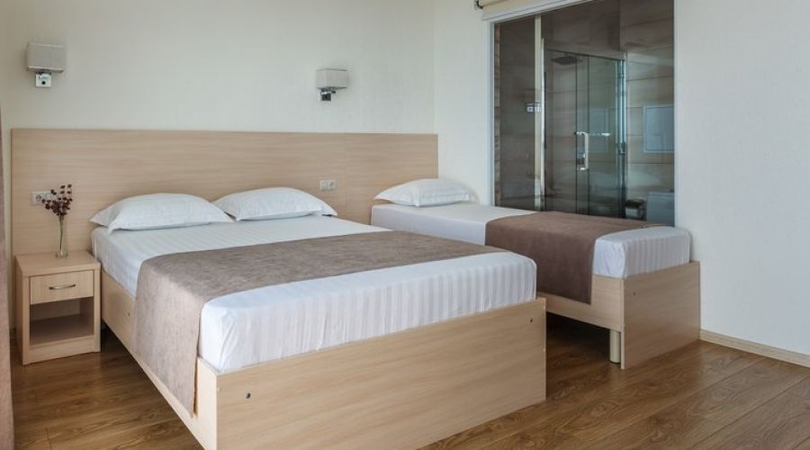 Стандартный 4-местный (фрагментарный вид на море)