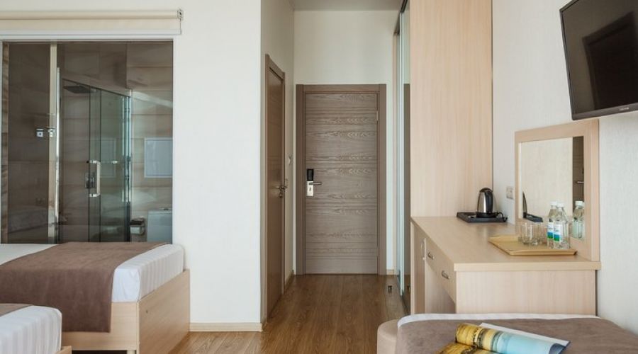 Стандартный 4-местный (фрагментарный вид на море)